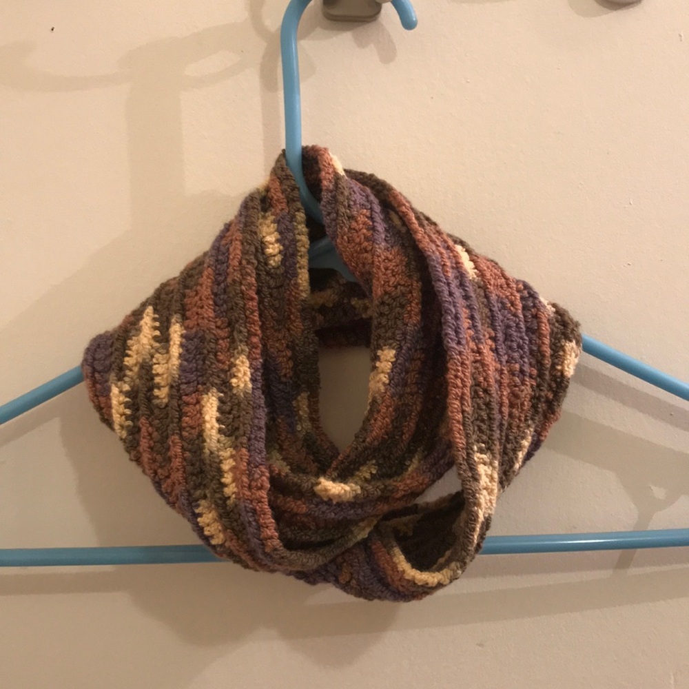 NWOT Handmade Multicolored infinity scarf - Picture 2 of 8